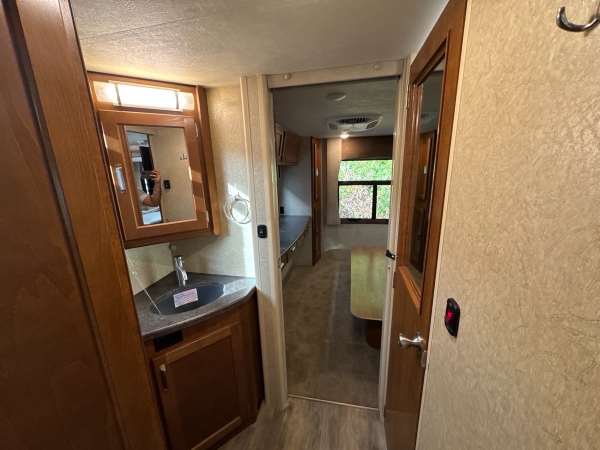 2020 Lance Camper 2465 - Image 11