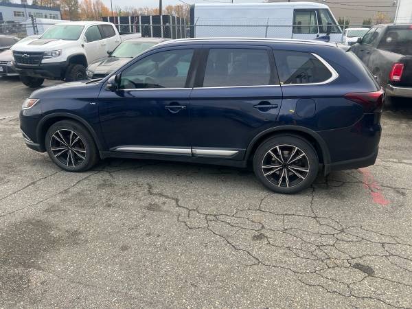 2018 Mitsubishi Outlander GT - Image 3