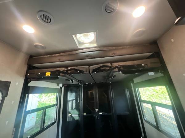 2021 Jayco Seismic 4113 Toy Hauler - Image 26