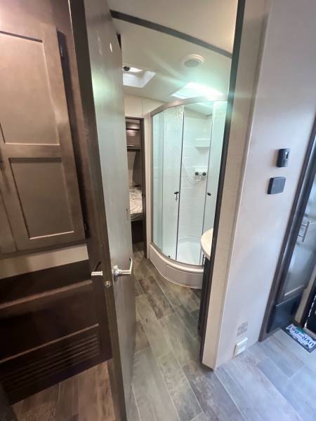 2019 Keystone Sunset 331BH - Image 18