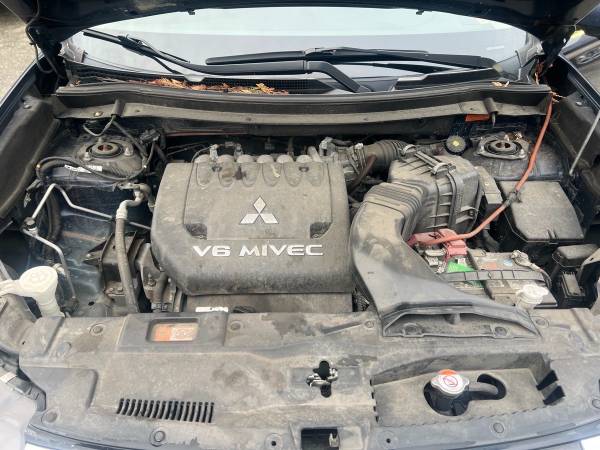 2018 Mitsubishi Outlander GT - Image 16