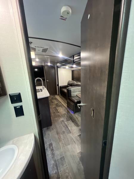 2019 Keystone Sunset 331BH - Image 7