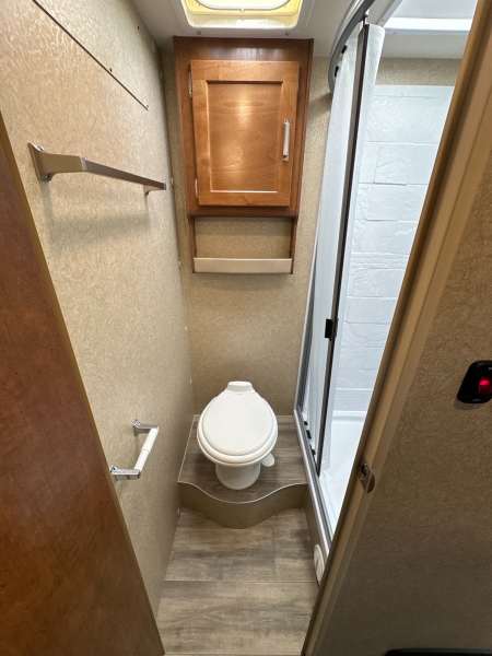 2020 Lance Camper 2465 - Image 13