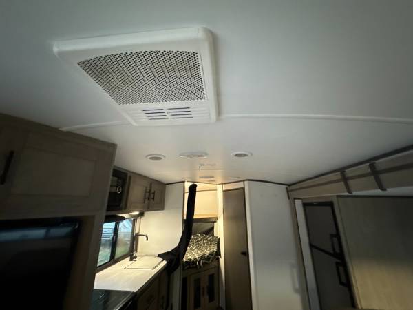 2022 Heartland Sundance 265BH - Image 10