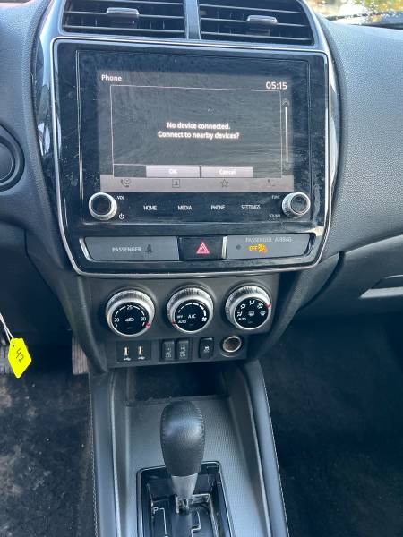 2020 Mitsubishi RVR SE 4WD - Image 11