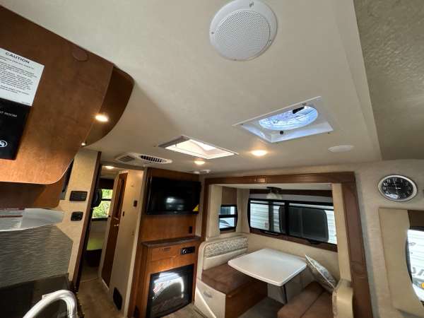 2020 Lance Camper 2465 - Image 12