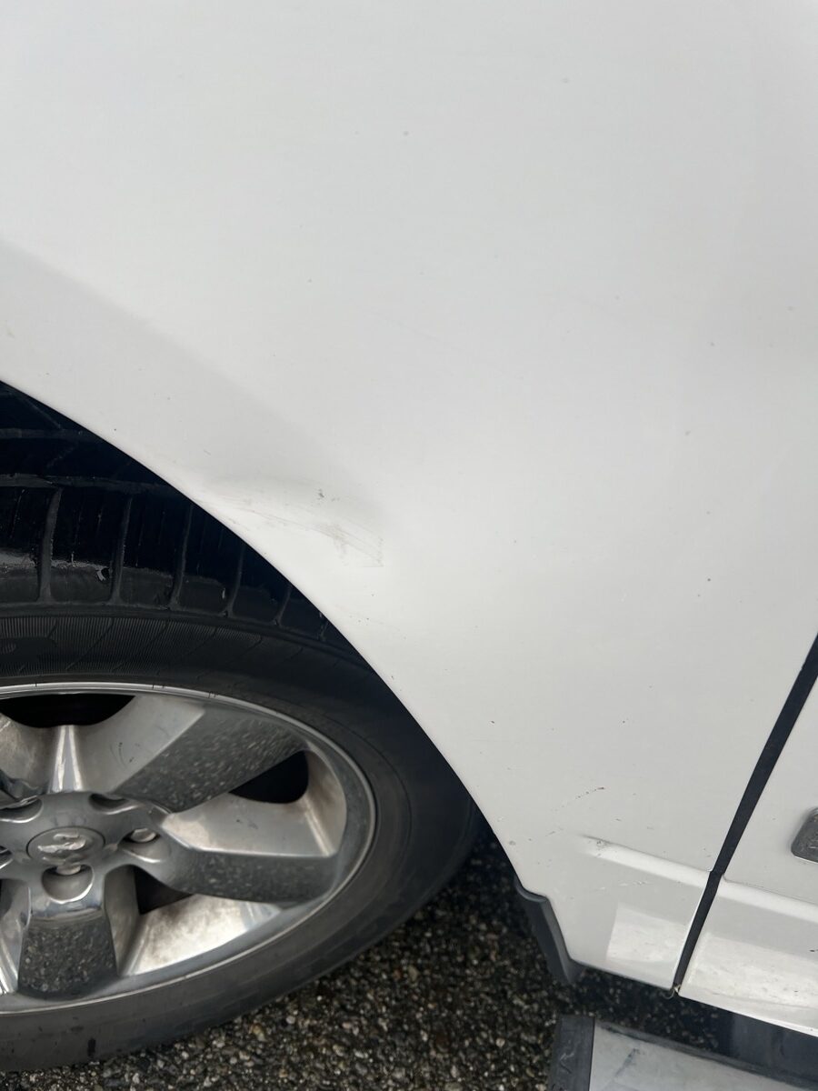 2017 Ram 1500 SLT CREW CAB - Image 23