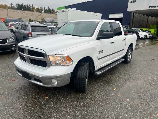 2017 Ram 1500 SLT CREW CAB