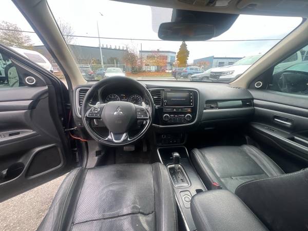 2018 Mitsubishi Outlander GT - Image 11