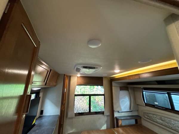 2020 Lance Camper 2465 - Image 15