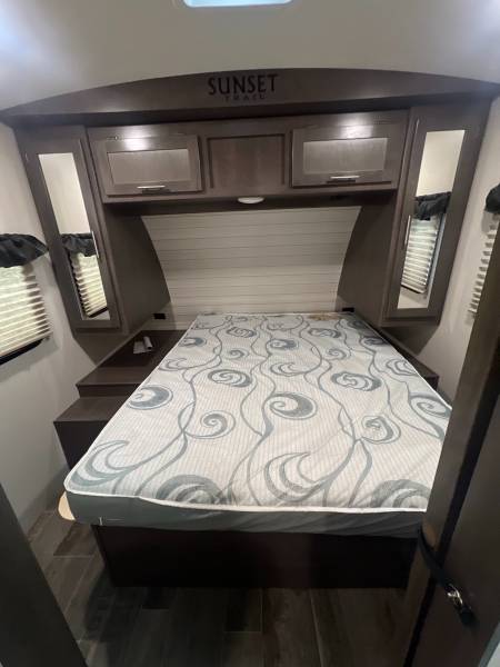 2019 Keystone Sunset 331BH - Image 17