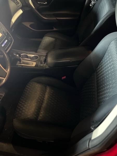 2018 Nissan Altima - Image 12