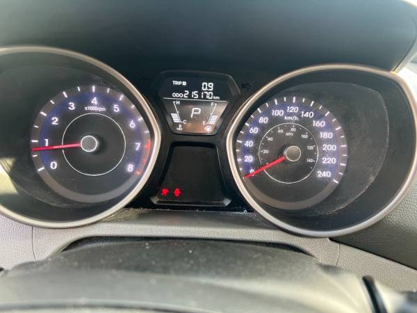 2013 Hyundai Elantra Limited - Image 8