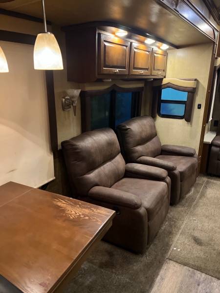 2015 Heartland Big Country 3450TS - Image 11