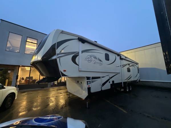 2015 Heartland Big Country 3450TS - Image 3