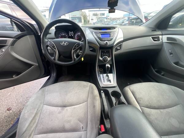 2013 Hyundai Elantra Limited - Image 9