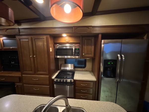 2015 Heartland Big Country 3450TS - Image 16