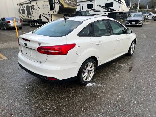 2016 Ford Focus SE - Image 6