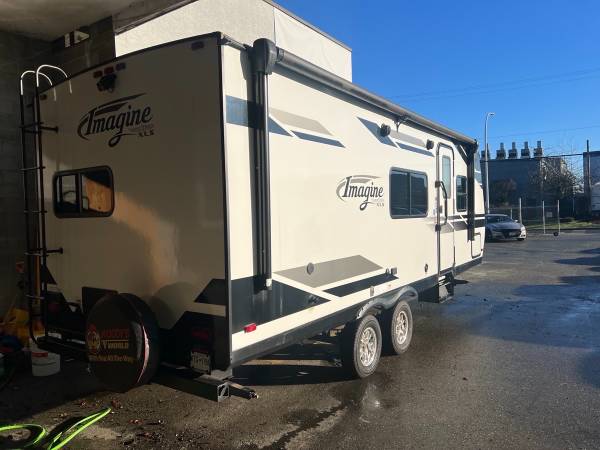 2022 Grand Design Imagine 22MLE - Image 7