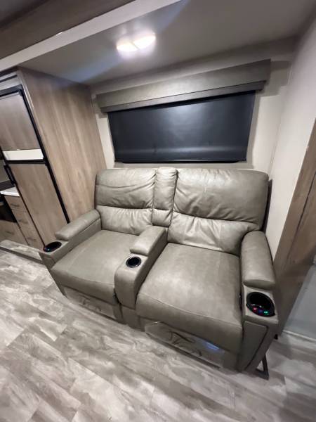 2022 Grand Design Imagine 22MLE - Image 11