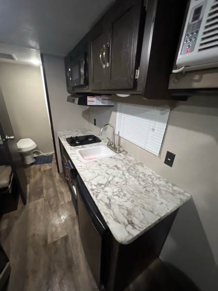 2019 Keystone Springdale 1700FQ - Image 9