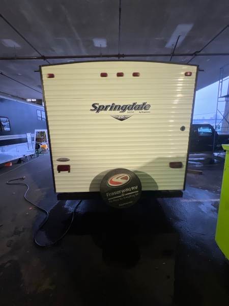 2019 Keystone Springdale 1700FQ - Image 6