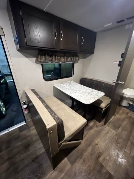 2019 Keystone Springdale 1700FQ - Image 10