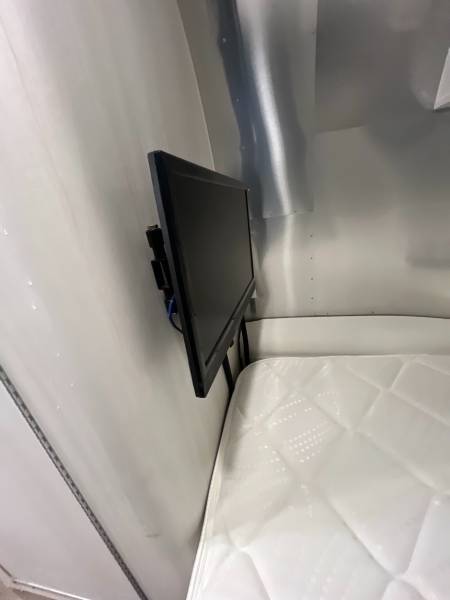 2022 Airstream Bambi 16RB - Image 13