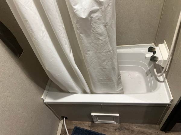 2019 Keystone Springdale 1700FQ - Image 13