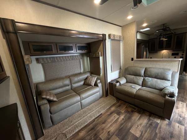 2020 Forest River Sandpiper 403RD - Image 8