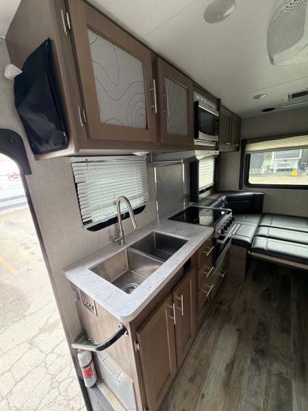 2024 Alp Adventure 19RD - Image 8