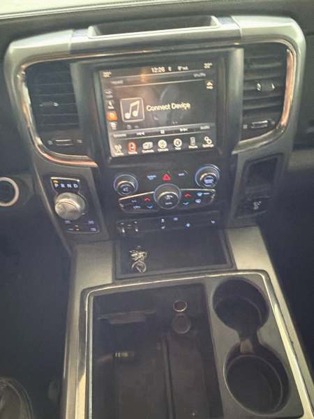 2015 Ram 1500 Sport Crew Cab SWB 4WD - Image 14