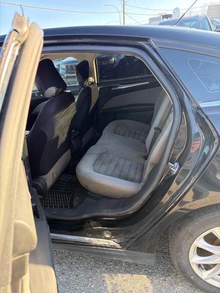 2016 Ford Fusion S - Image 17