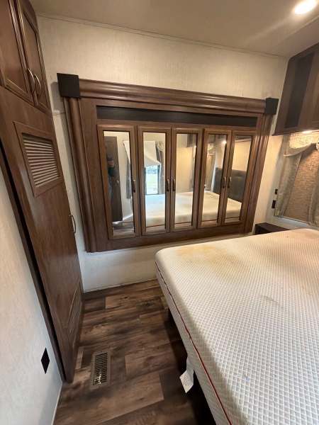 2020 Forest River Sandpiper 403RD - Image 15