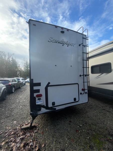 2022 Forest River Sandpiper 391FLRB - Image 3