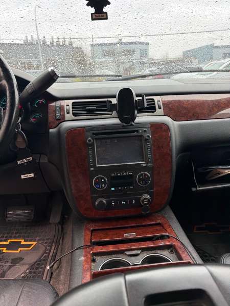 2013 Chevrolet Tahoe LTZ AWD - Image 15