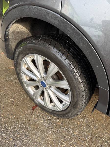 2018 Ford Escape Titanium 4WD - Image 18