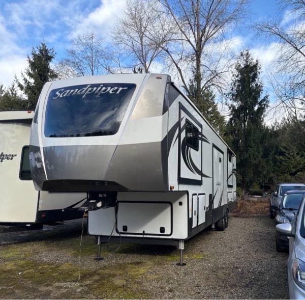 2022 Forest River Sandpiper 391FLRB