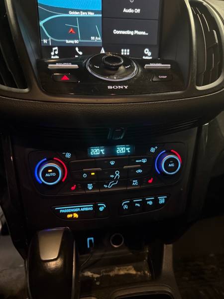 2018 Ford Escape Titanium 4WD - Image 10