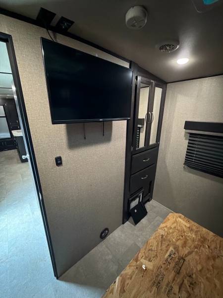 2019 Grand Design Imagine 2670MK - Image 11