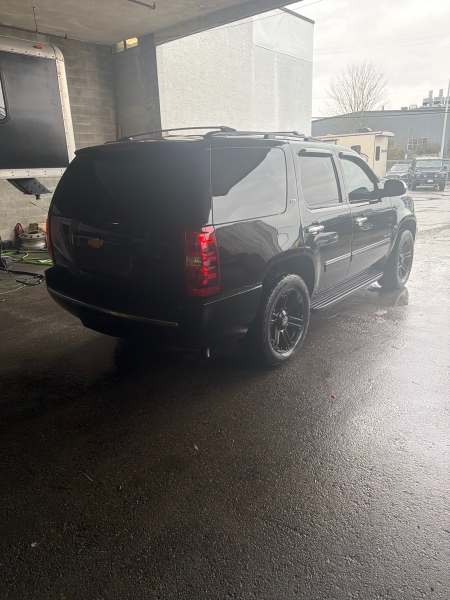 2013 Chevrolet Tahoe LTZ AWD - Image 7