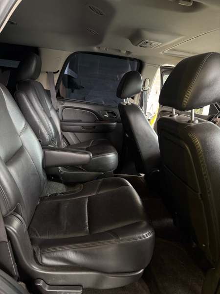 2013 Chevrolet Tahoe LTZ AWD - Image 12