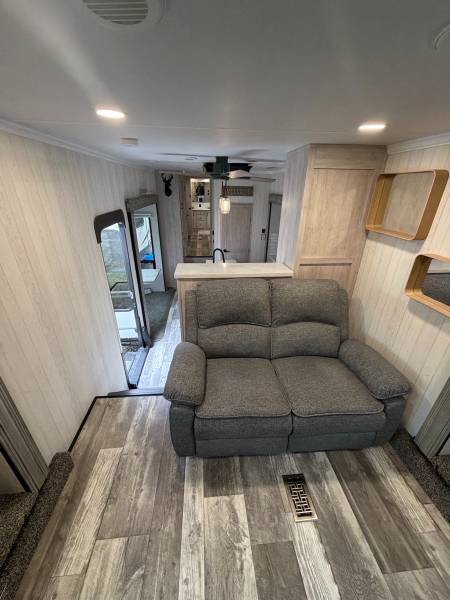 2022 Forest River Sandpiper 391FLRB - Image 11