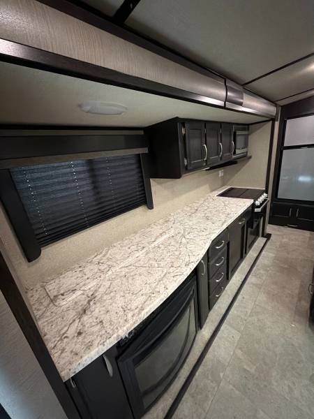 2022 Forest River Sandpiper 391FLRB - Image 33