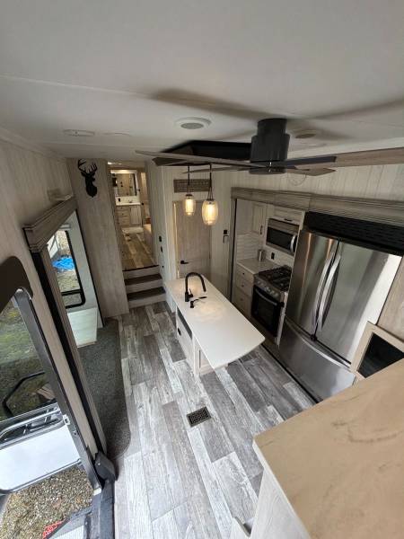 2022 Forest River Sandpiper 391FLRB - Image 15