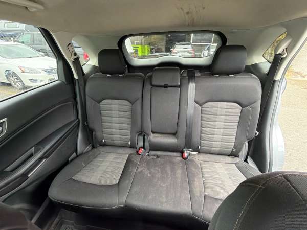 2022 Ford Edge SEL AWD - Image 10