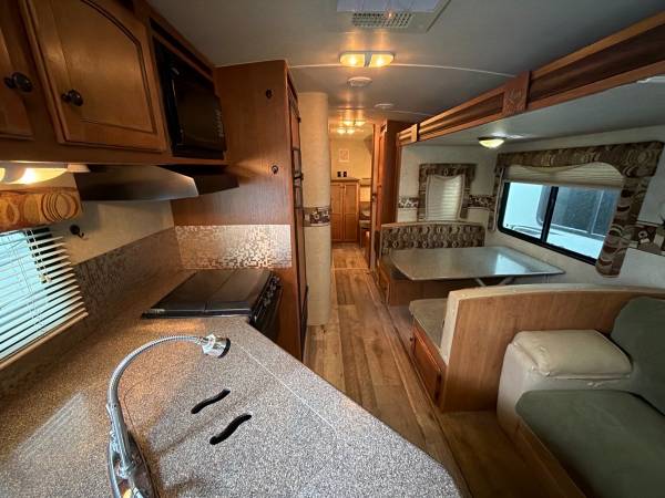 2012 Crossroad Sunset Trail ST29 - Image 11