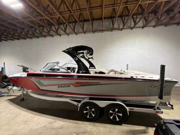 2013 TIGE RZ4 - Image 4