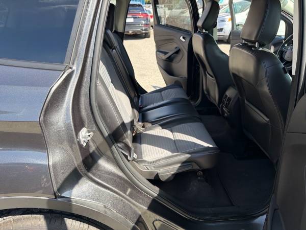 2019 Ford Escape SE 4D Utility 4WD - Image 13