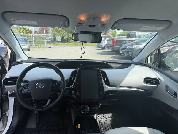 2022 Toyota Prius Prime LE Hybrid - Image 9